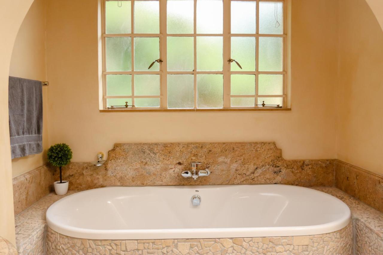 Comfort Queen Room,1352566906:JPEG