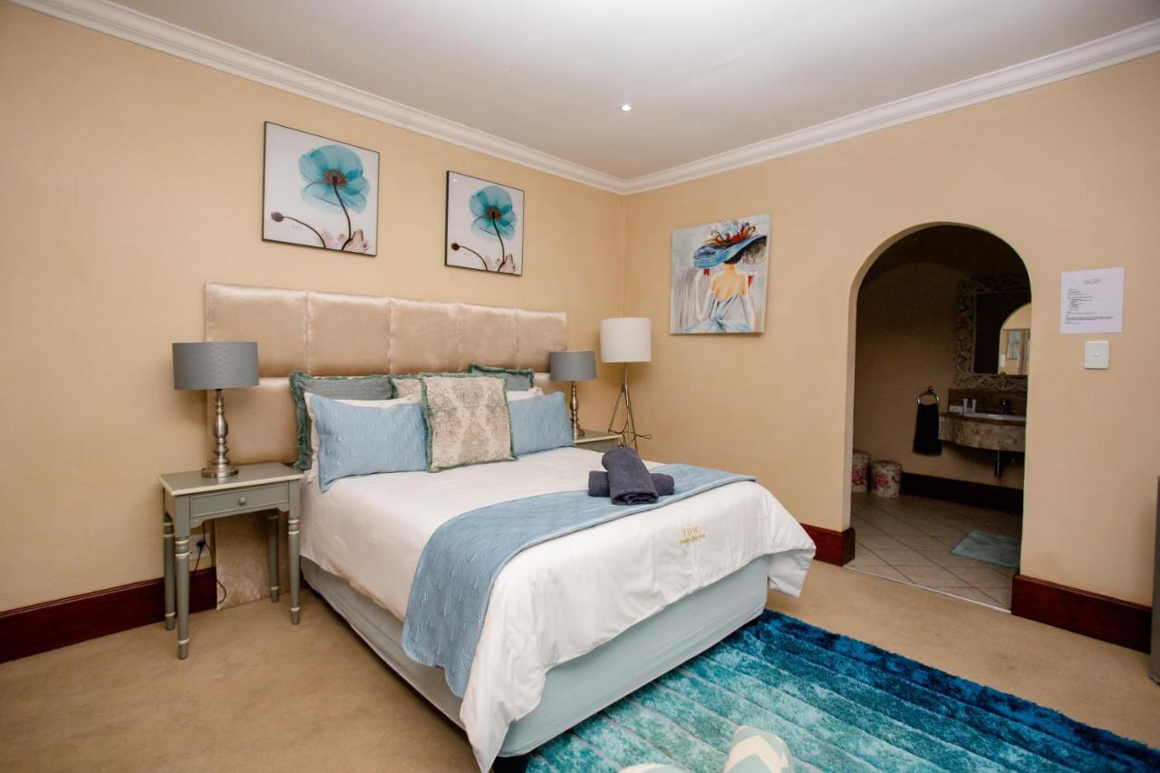 Comfort Queen Room